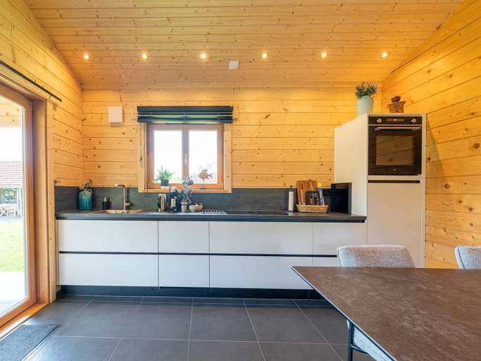 Private kitchen 4, Holiday Home in Limburg With Terrace, Schinnen