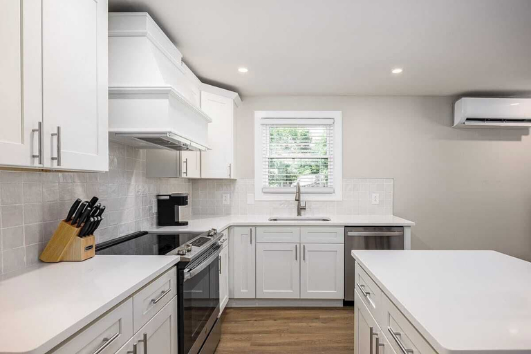 Others 5, The Nomad: 4 1brs, 2 Studios 24-guest Retreat, Davidson