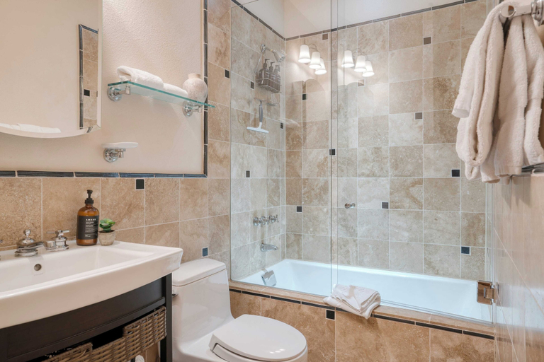 Bathroom 4, Manitou River House 113 by Avantstay A+ Location, San Miguel