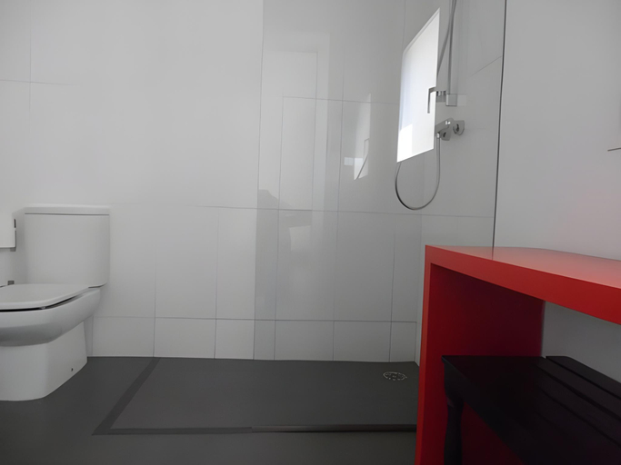Bathroom 4, Hotel Carbonell, Girona