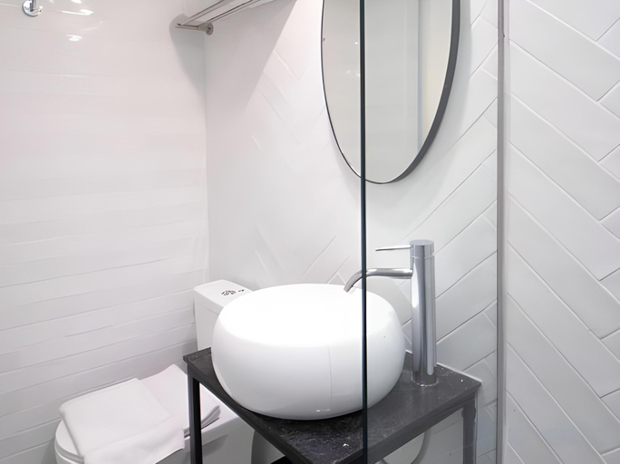 Bathroom 8
