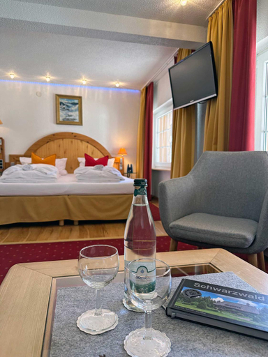 Bedroom 3, Hotel Hirschen, Waldshut