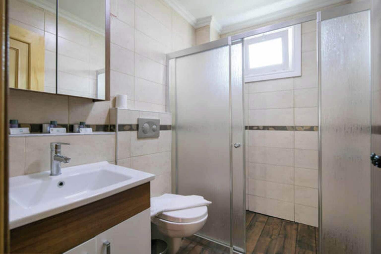 Bathroom 5, FAMILY INN BUHARA OTEL, Fatih