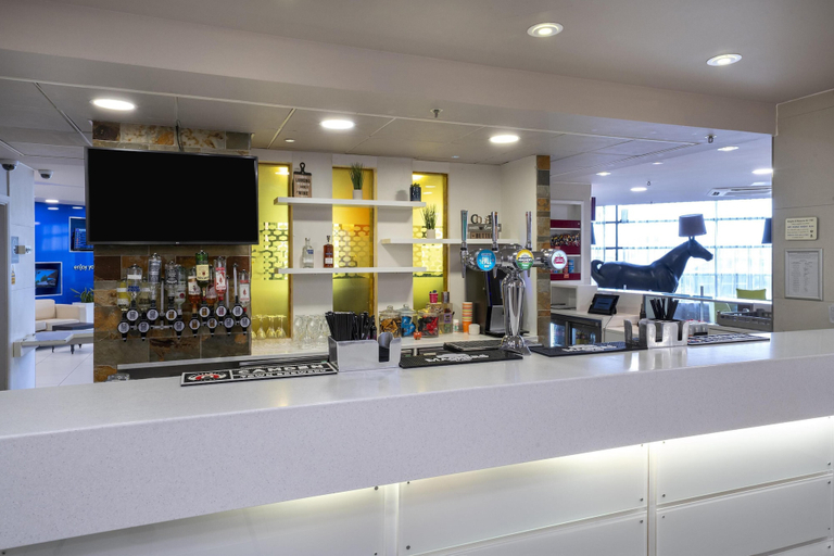 Food & Drinks 5, Hampton by Hilton Liverpool/John Lennon Airport, Sefton