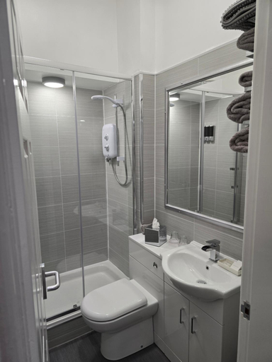 Bathroom 2, Rooms at the Boot and Shoe, Darlington