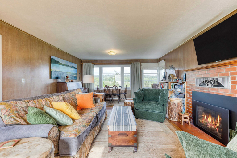 Others 5, Maxwelton Aerie Bluffside Retreat w/ Sweeping Puget Sound Views + Firepit, Island