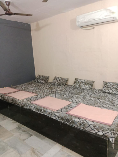 Bedroom, Holkar Seva Sadan, Mathura