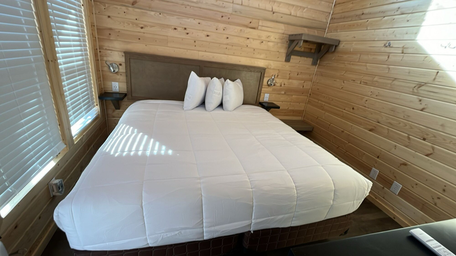 Bedroom 2, Grand Canyon Tiny Homes, Coconino