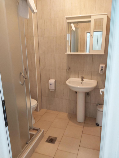 Bathroom 1, Hotel Zan