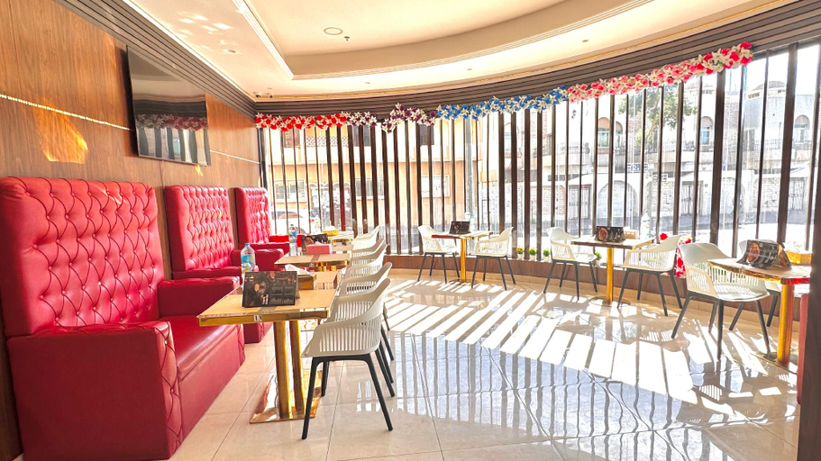 Food & Drinks 5, New Dream Plaza Hotel Apartment LLC, Dubai