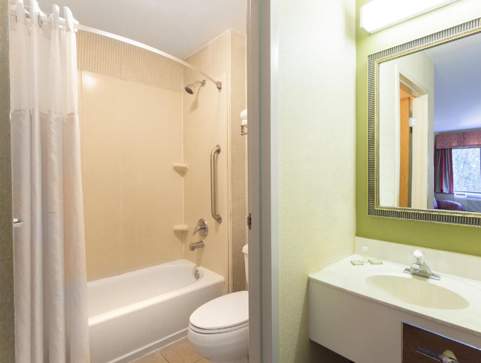 Bathroom 4, Red Carpet Inn Indian Head MD, Charles