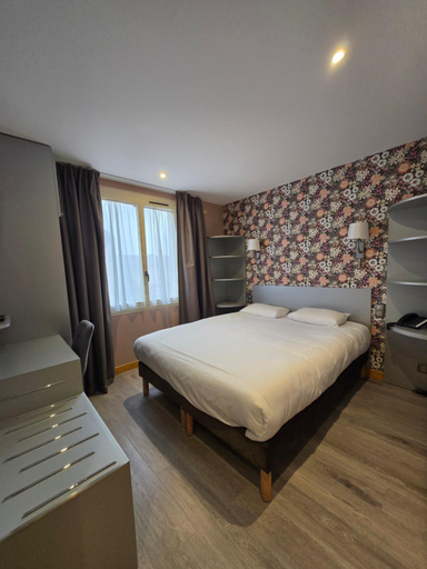 Bedroom, Beaune Hotel, Côte-d'Or