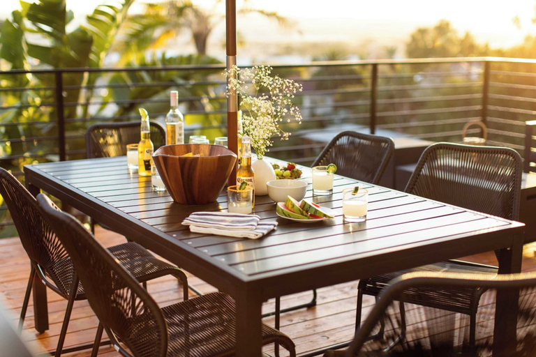 Food & Drinks 4, Avalon IV by Avantstay Mins to Gaslamp Beautiful Deck w/ BBQ, San Diego