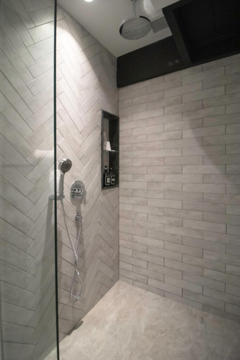 Bathroom 8