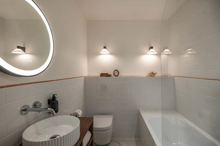Bathroom 3, Hotel Des Prelats, Meurthe-et-Moselle