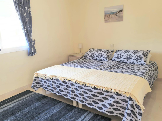 Bedroom, Spacious 2 bed beach house: stunning sea views, Málaga
