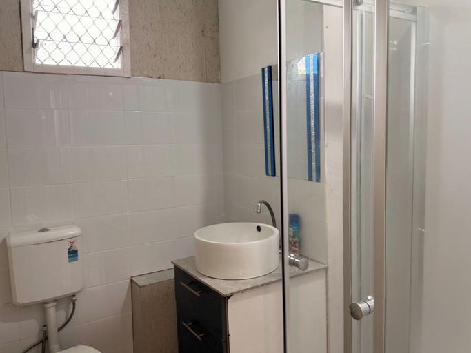Bathroom, Captivating 1-bed Studio in Honiara, Panatina