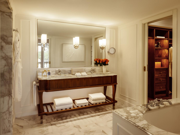 Bathroom 4, Corinthia Palace Hotel & Spa