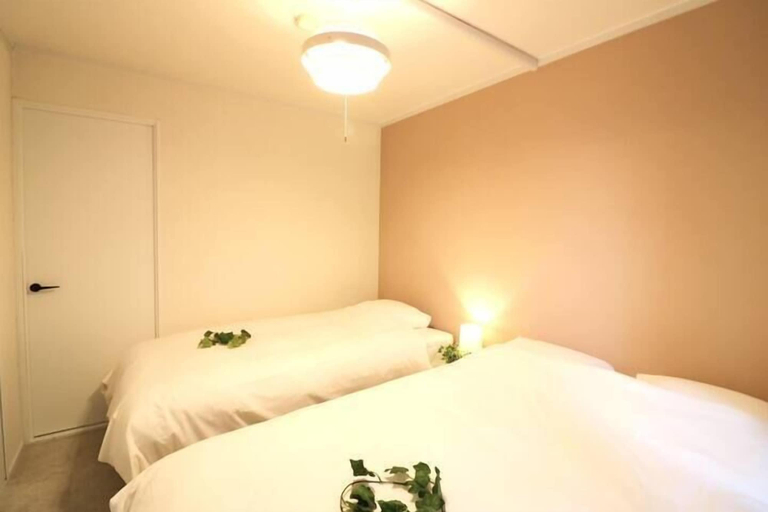 Bedroom 5, Shinosaka Grand Heights 301, Osaka