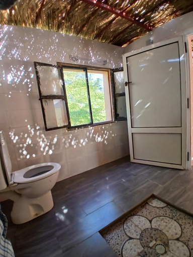 Bathroom 2, "Par 4 chemins" Atypical Stopover, Nouakchott