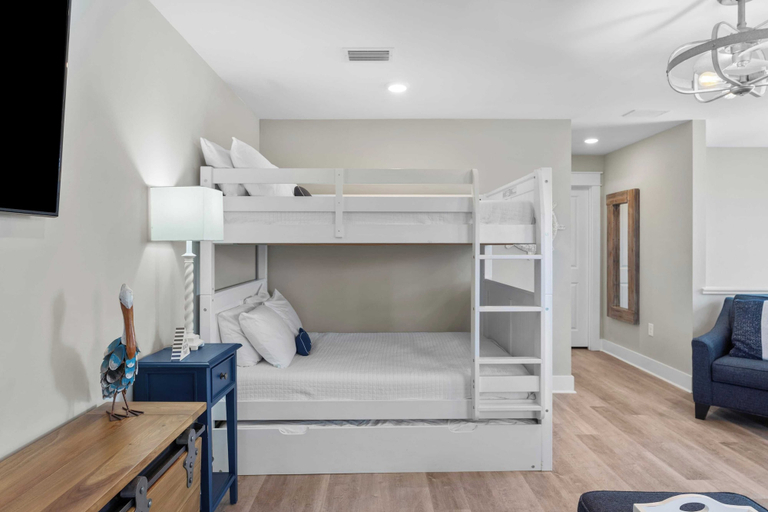Bedroom 4, Mins to Beach Access + Pet-friendly + Golf Cart 30A White Sands by Avantstay, Walton