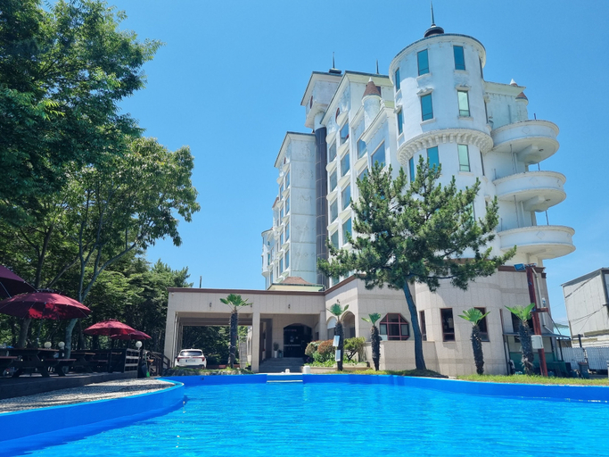 Exterior & Views 2, Namhae beach hotel, Namhae