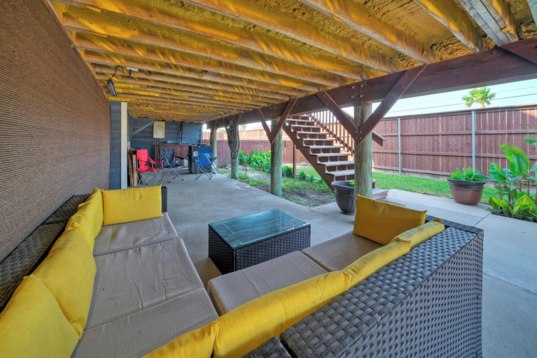 Food & Drinks 5, Makaira Azul by Avantstay Pool & Putting Green!, Nueces