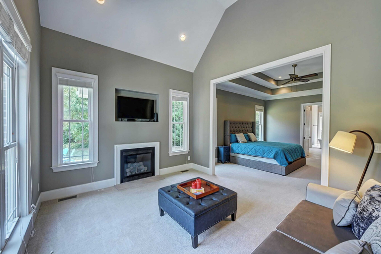 Others 2, Dock Holiday by Avantstay Custom Home + New Dock, Mecklenburg