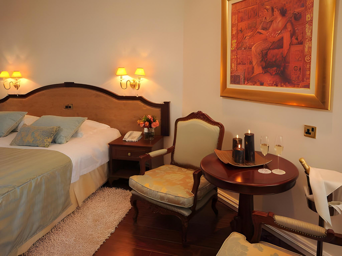 Bedroom 3, Alexander The Great Beach Hotel
