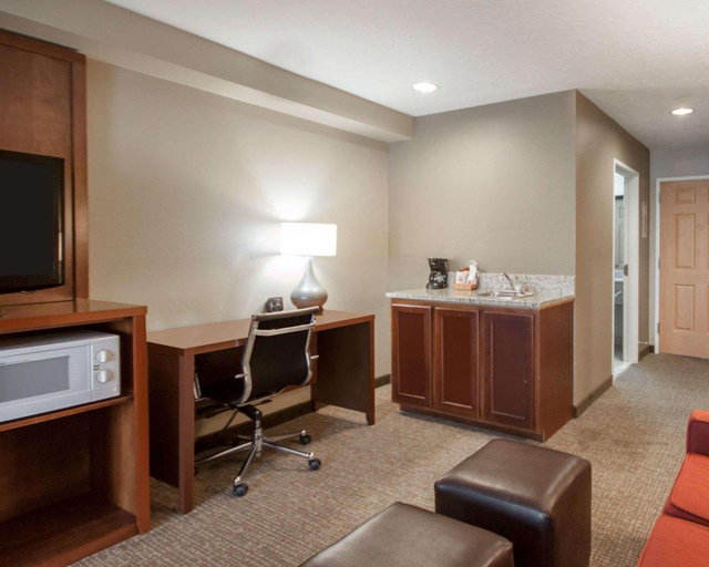Bedroom 3, Comfort Suites Airport Boise Airport, Ada
