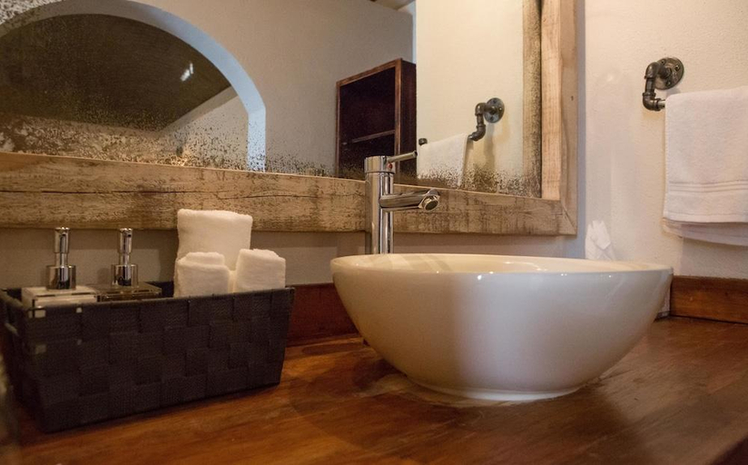 Bathroom 3, Casa Nare Adults Only, Allende