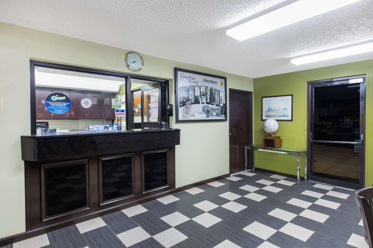 Public Area, Super 8 by Wyndham Aberdeen MD, Harford
