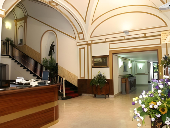 Public Area, Hotel Vittoria, Napoli