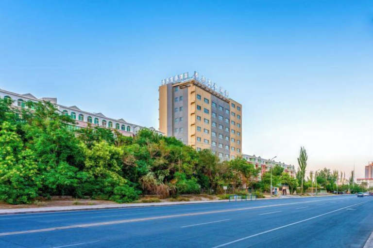 Exterior & Views 2, Korla Apricot Business Hotel, Bayin'gholin Mongol