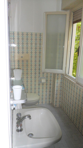 Bathroom 2, Hotel Enrica, Ravenna