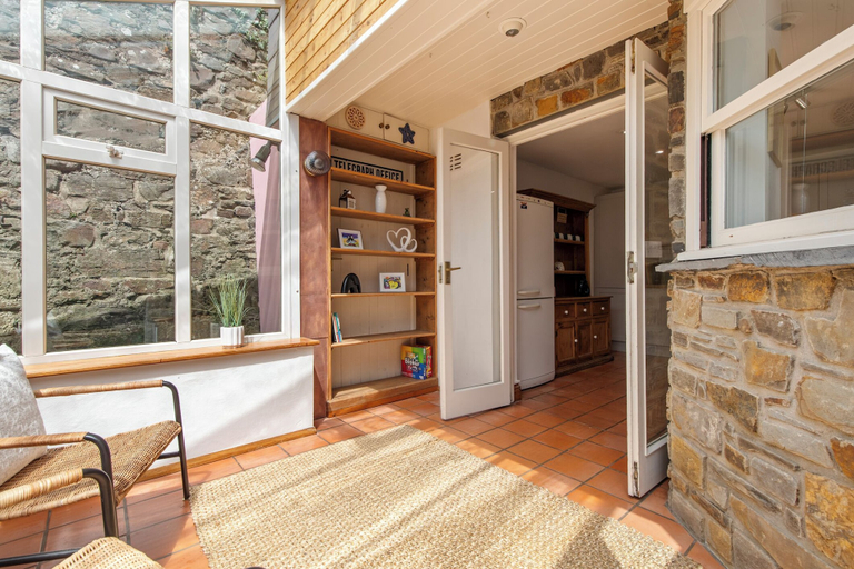 Others 4, The Old Cottage - Central Location Near the Beach, Pembrokeshire