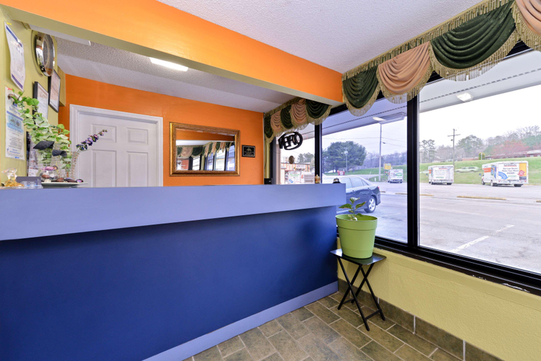 Public Area 5, Americas Best Value Inn Dayton, Rhea