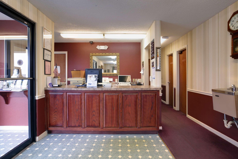 Public Area 2, Americas Best Value Inn Athens, TN, McMinn