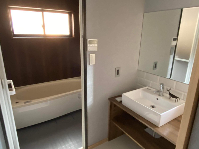Bathroom 3, Mushika Resort, Tamba