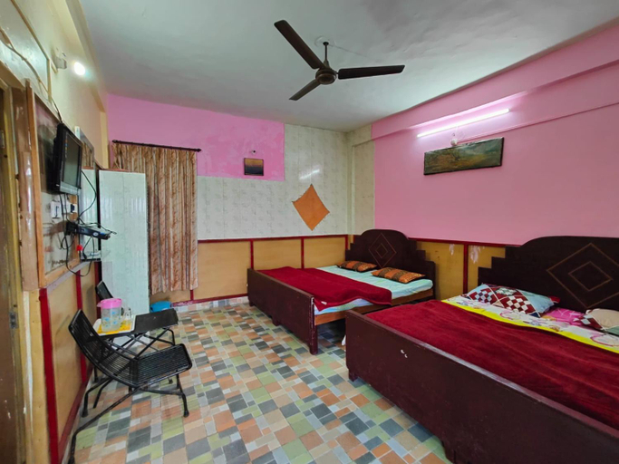Bedroom 2, Himvadi Resorts, Almora