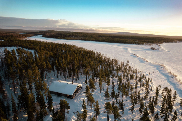 Others 3, Napapiirin Järvilomat, Lapland