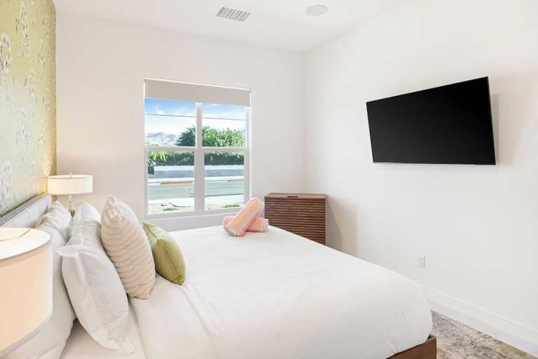 Bedroom 3, Lumen at Tahquitz: New Build With Pool, Fire Pit & Designer Interiors, Riverside