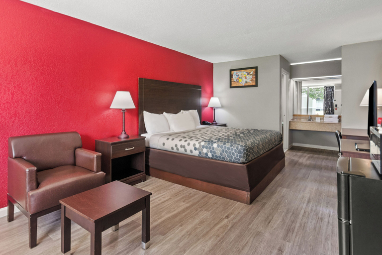 Bedroom 4, Econo Lodge Andalusia, Covington
