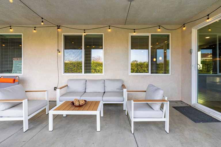 Others 5, Luxe Indio Stay w/ Pool, Tiki Bar & Fire Pit Near Coachella Longfellow, Riverside