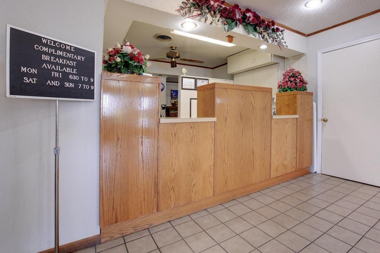Public Area 2, Americas Best Value Inn Sullivan, Franklin