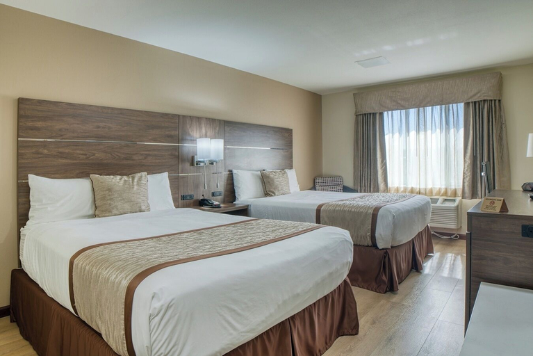 Bedroom 3, Evergreen Inn and Suites, Snohomish