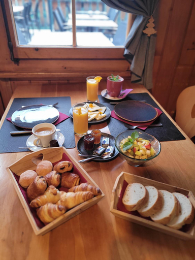 Others 4, Auberge le Mont-Gele, Martigny