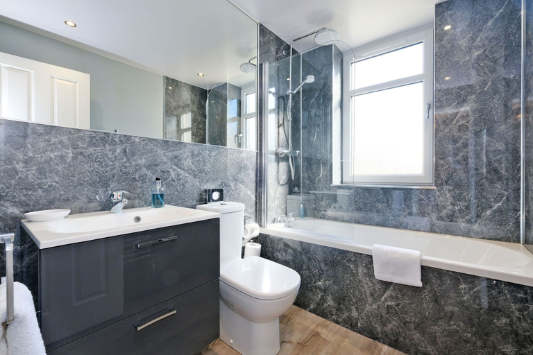 Bathroom, Home from Home Aberdeen, Aberdeen