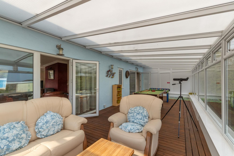 Others 3, Sunningdale - Beach Side Cottage Sea Views Parking, Pembrokeshire