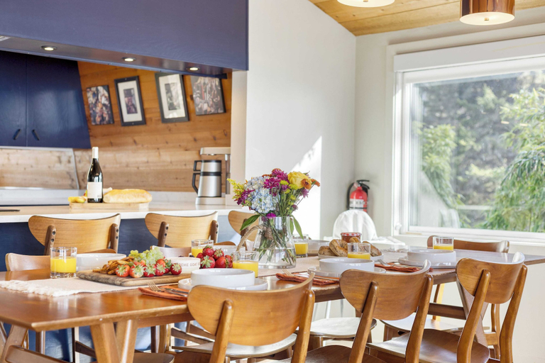 Food & Drinks 5, Stunning Ocean Views, Steps to Beach Tranquil Retreat Cove Keep by Avantstay, Clatsop